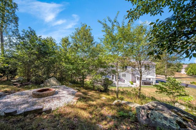 98 Arbor Crossing, East Lyme, CT 06333