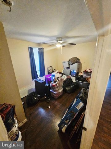 546 WALNUT ST, Camden, NJ 08103