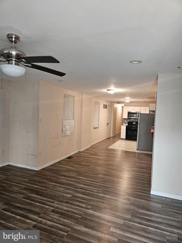 546 WALNUT ST, Camden, NJ 08103