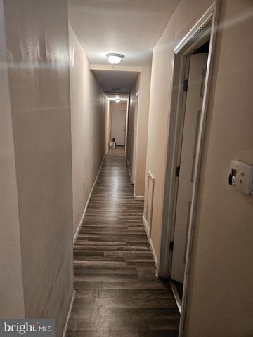 546 WALNUT ST, Camden, NJ 08103