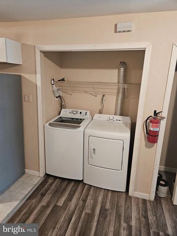 546 WALNUT ST, Camden, NJ 08103