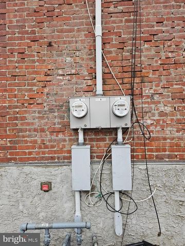 546 WALNUT ST, Camden, NJ 08103