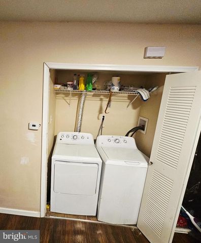 546 WALNUT ST, Camden, NJ 08103