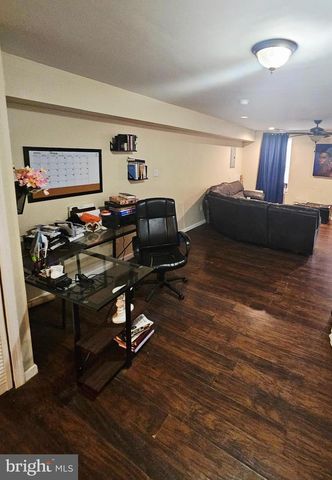 546 WALNUT ST, Camden, NJ 08103