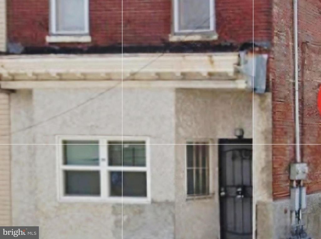 546 WALNUT ST, Camden, NJ 08103
