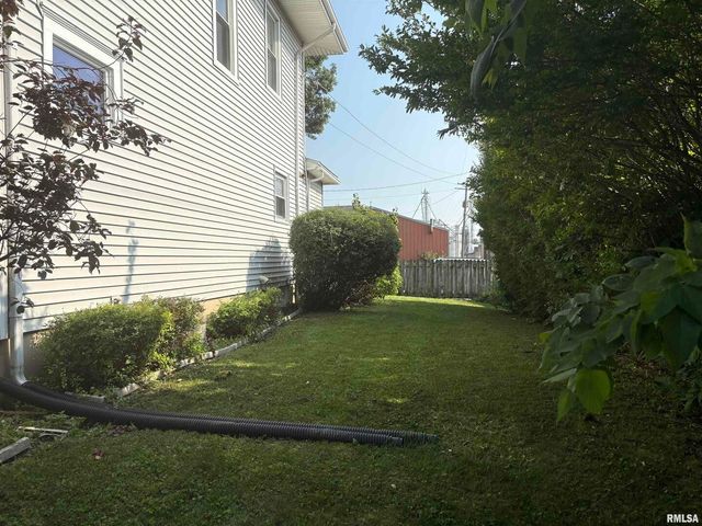 17 E 5TH Street, Milledgeville, IL 61051