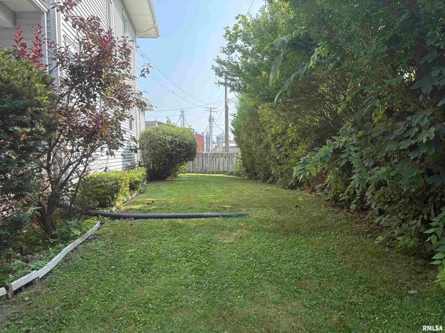 17 E 5TH Street, Milledgeville, IL 61051