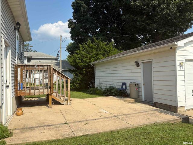 17 E 5TH Street, Milledgeville, IL 61051