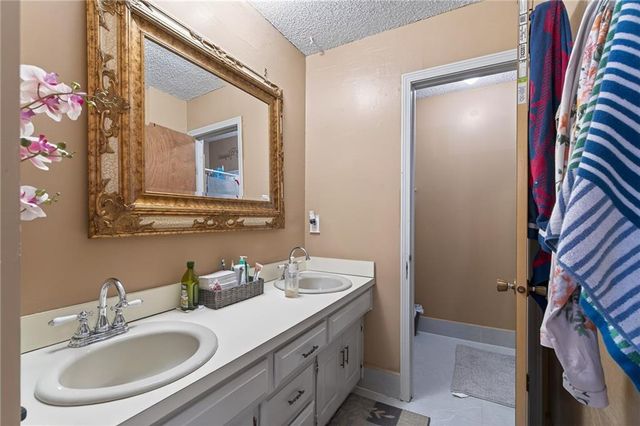 7921 Yecker Street, Kansas City, KS 66102