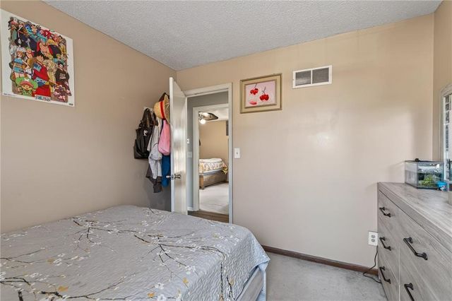 7921 Yecker Street, Kansas City, KS 66102