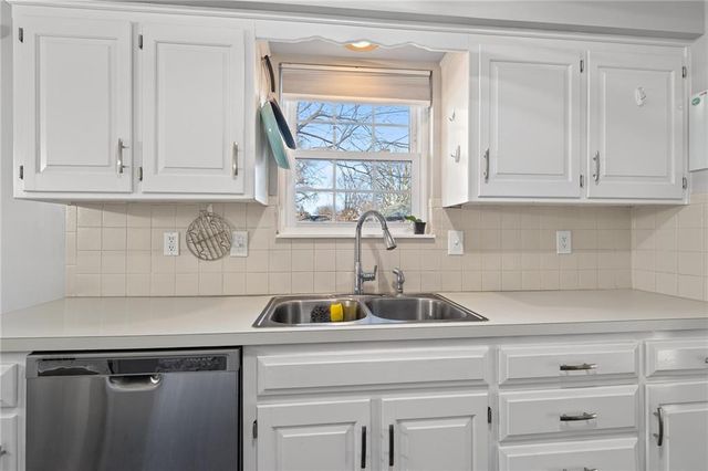 7921 Yecker Street, Kansas City, KS 66102