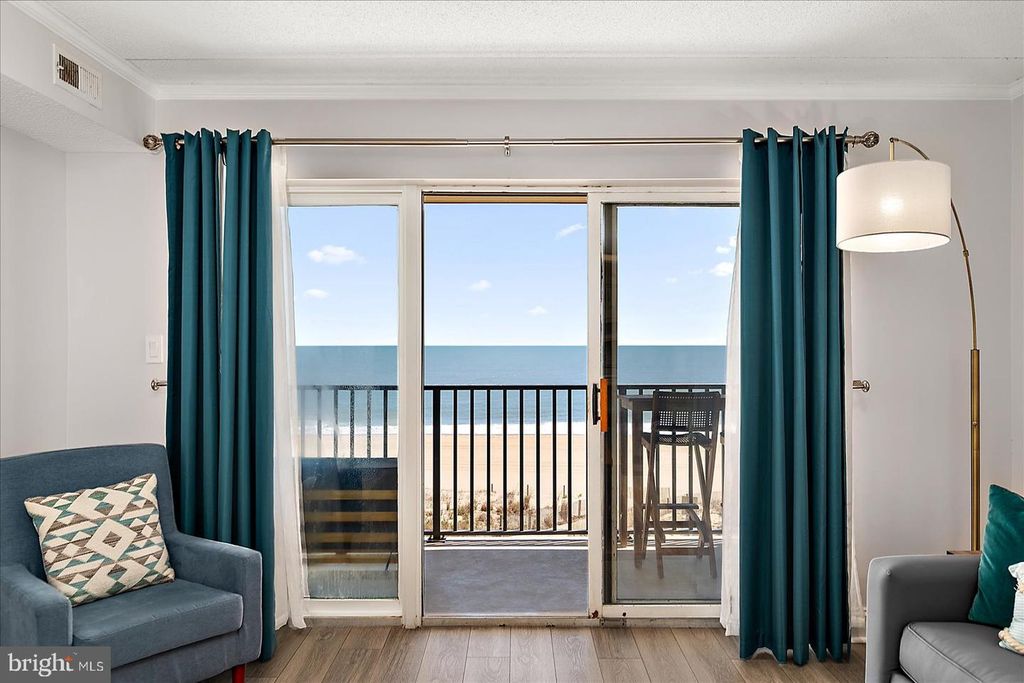 Image 10 of property listing at 10002 COASTAL HWY #307, Ocean City, MD 21842