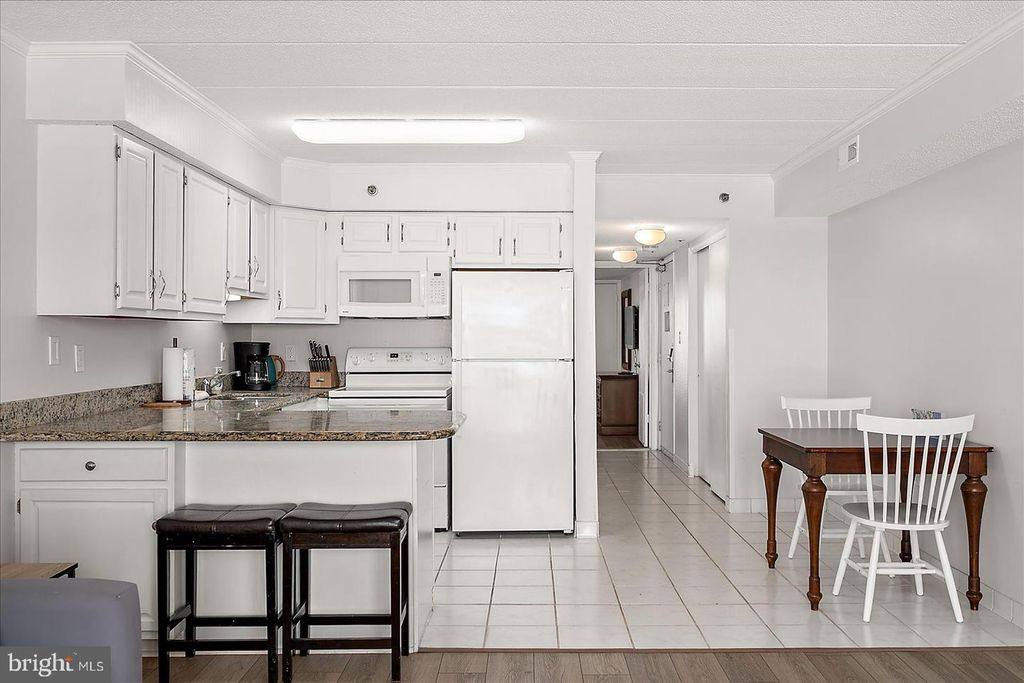 Image 14 of property listing at 10002 COASTAL HWY #307, Ocean City, MD 21842