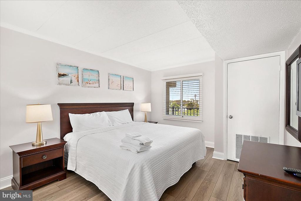 Image 20 of property listing at 10002 COASTAL HWY #307, Ocean City, MD 21842