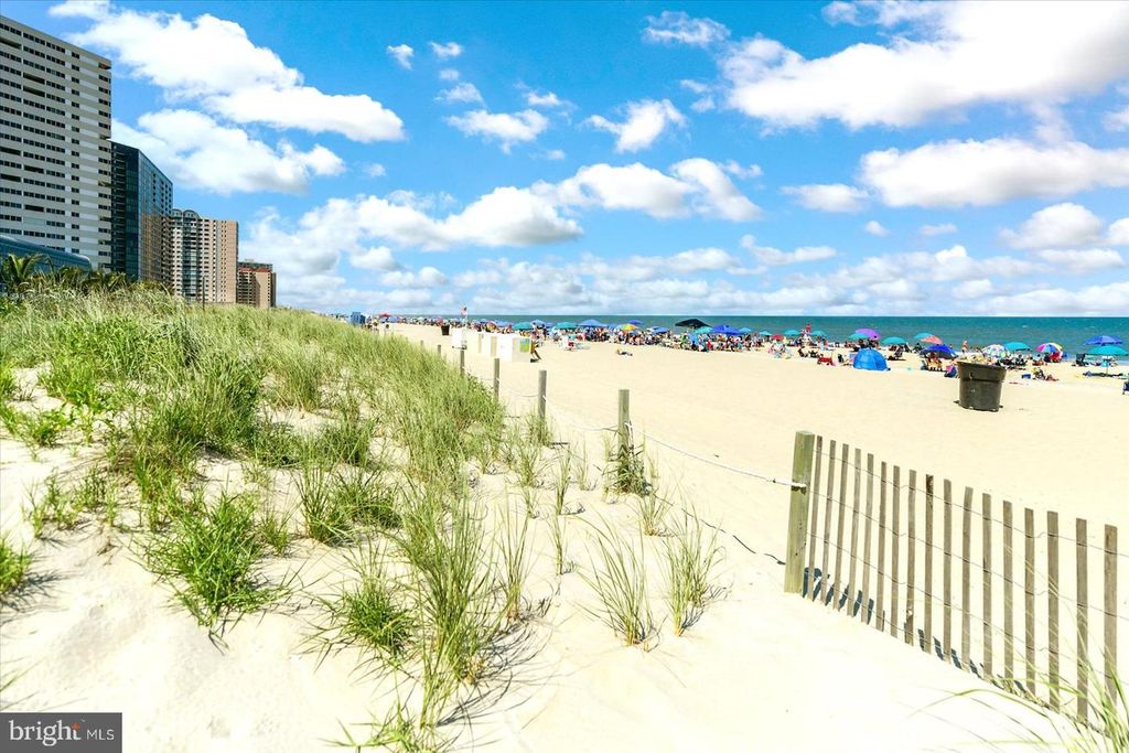 Image 38 of property listing at 10002 COASTAL HWY #307, Ocean City, MD 21842
