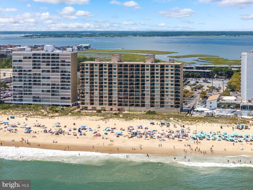 Image 4 of property listing at 10002 COASTAL HWY #307, Ocean City, MD 21842
