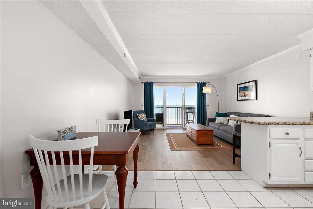 Image 5 of property listing at 10002 COASTAL HWY #307, Ocean City, MD 21842