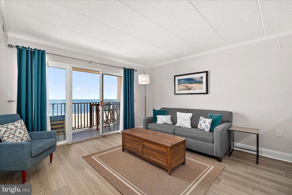 Image 8 of property listing at 10002 COASTAL HWY #307, Ocean City, MD 21842