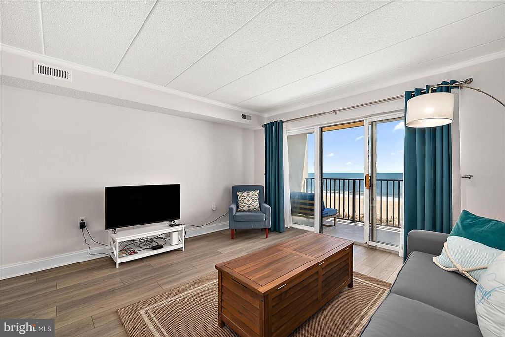 Image 9 of property listing at 10002 COASTAL HWY #307, Ocean City, MD 21842