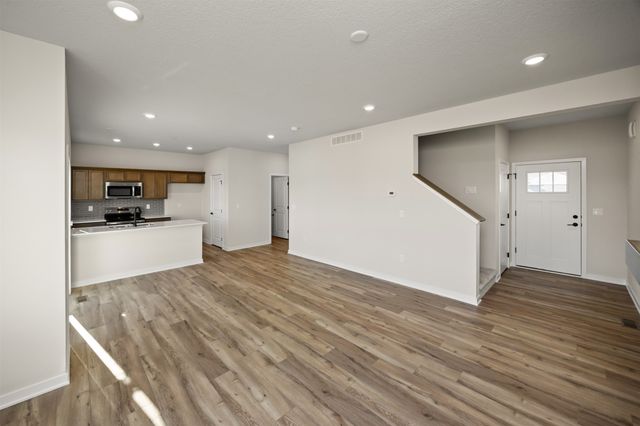 16619 Walnut Meadows Drive, Urbandale, IA 50323