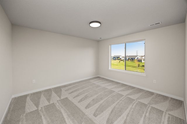 16619 Walnut Meadows Drive, Urbandale, IA 50323