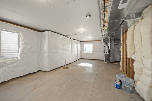 16619 Walnut Meadows Drive, Urbandale, IA 50323