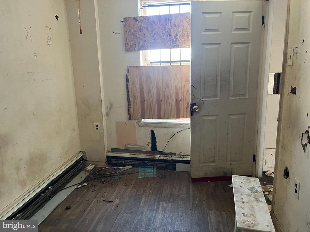 1917 W WILT ST, PHILADELPHIA, PA 19121 — photo 5