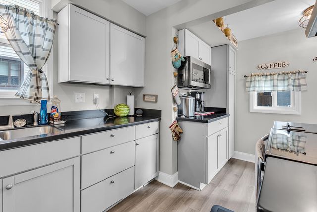 503 N Pleasant Street, Jackson City, MI 49202