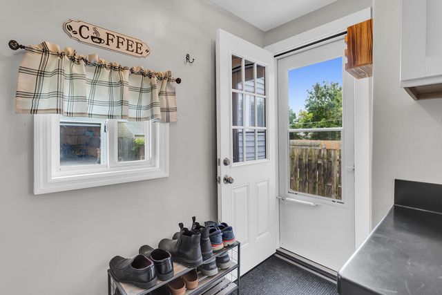 503 N Pleasant Street, Jackson City, MI 49202