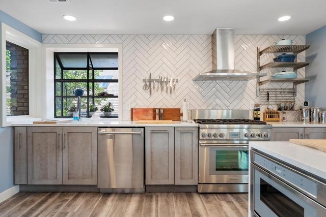 111B Belvedere Avenue, Charlevoix Twp, MI 49720