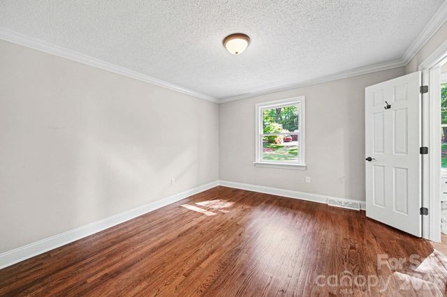 570 Crestside Drive SE, Concord, NC 28025