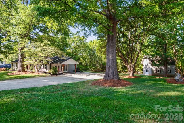 570 Crestside Drive SE, Concord, NC 28025