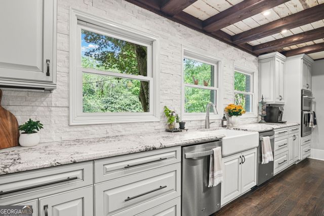 260 Tamer Lane, Atlanta, GA 30327