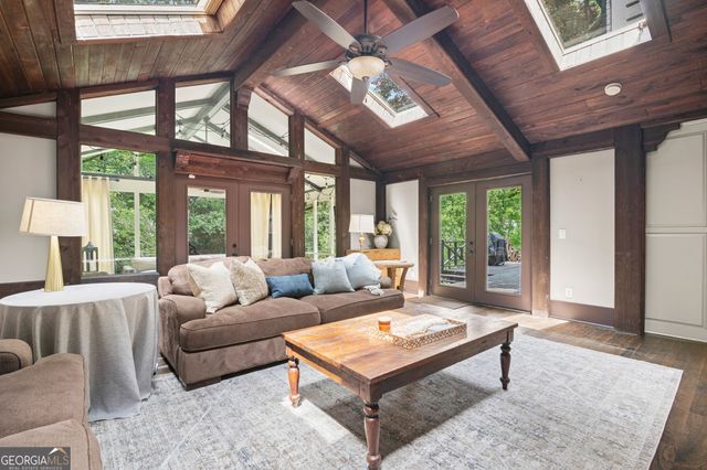 260 Tamer Lane, Atlanta, GA 30327