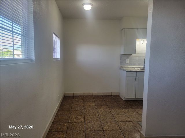5240 Pebble Beach Boulevard D, Las Vegas, NV 89108