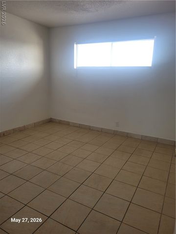5240 Pebble Beach Boulevard D, Las Vegas, NV 89108