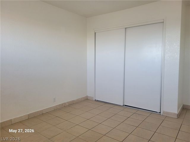 5240 Pebble Beach Boulevard D, Las Vegas, NV 89108
