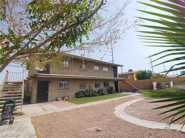 5240 Pebble Beach Boulevard D, Las Vegas, NV 89108