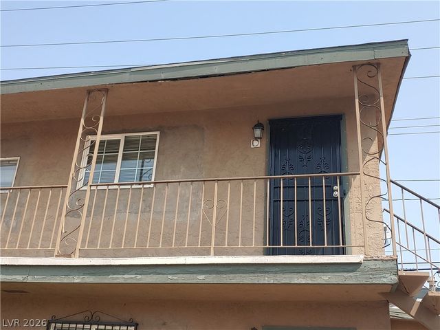 5240 Pebble Beach Boulevard D, Las Vegas, NV 89108