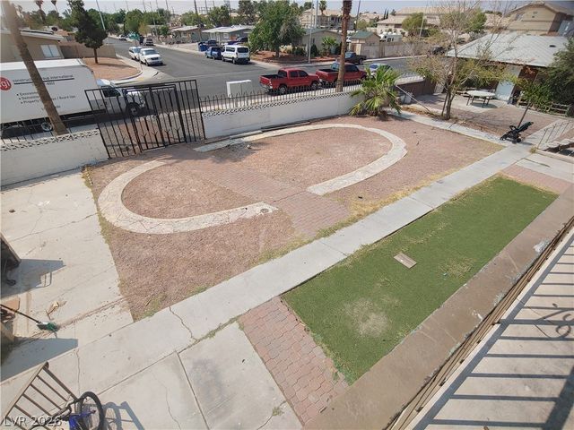 5240 Pebble Beach Boulevard D, Las Vegas, NV 89108
