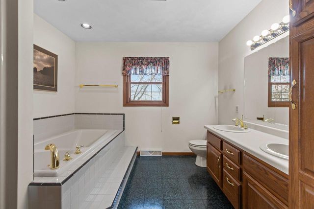 W7378 TRILLIUM COURT, Greenville, WI 54942