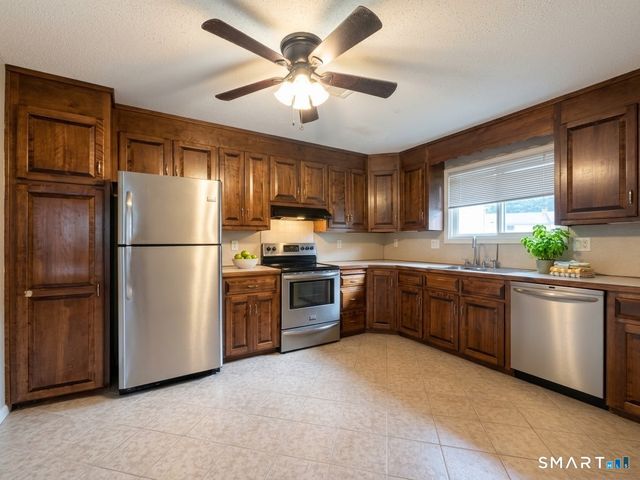 802 Summer Hill Drive 802, South Windsor, CT 06074