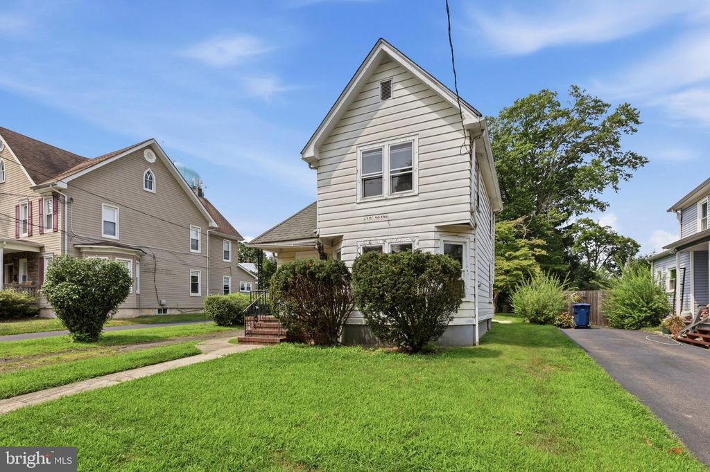 128 CENTER ST, HIGHTSTOWN, NJ 08520 — photo 2