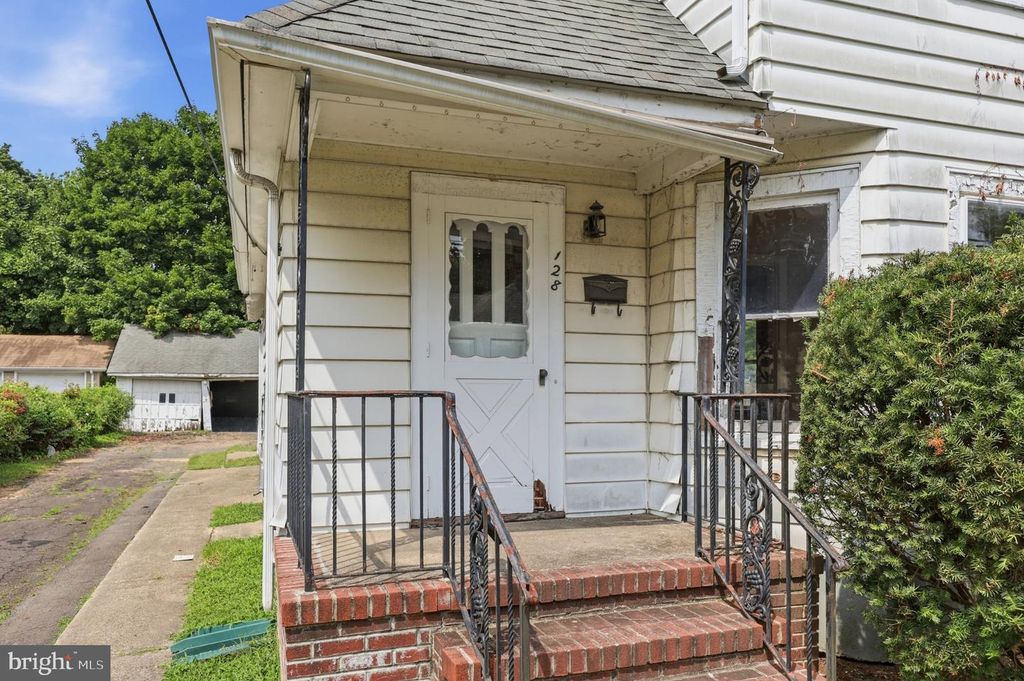 128 CENTER ST, HIGHTSTOWN, NJ 08520 — photo 4