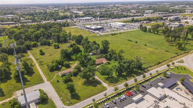 700, 720, 840 S 45th Street, Rogers, AR 72758