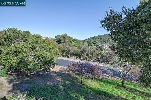 6415 Horsemans Canyon Dr, Walnut Creek, CA 94595