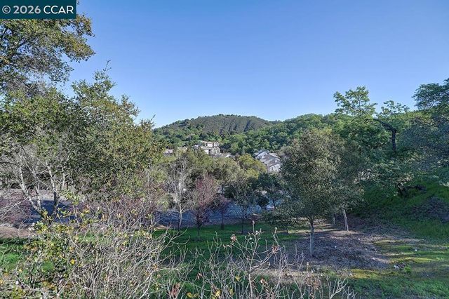 6415 Horsemans Canyon Dr, Walnut Creek, CA 94595