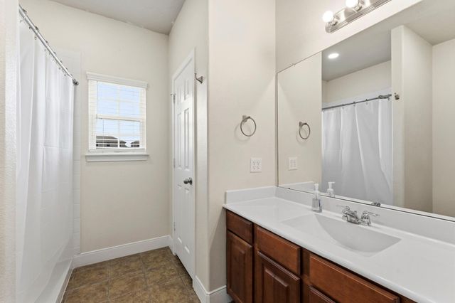1320 Oregon Street, La Porte, TX 77571