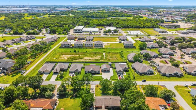 1320 Oregon Street, La Porte, TX 77571