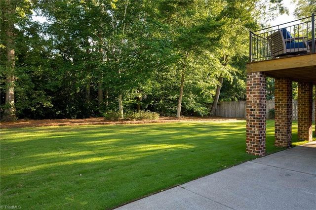 1860 Dunmore Lane, Clemmons, NC 27012